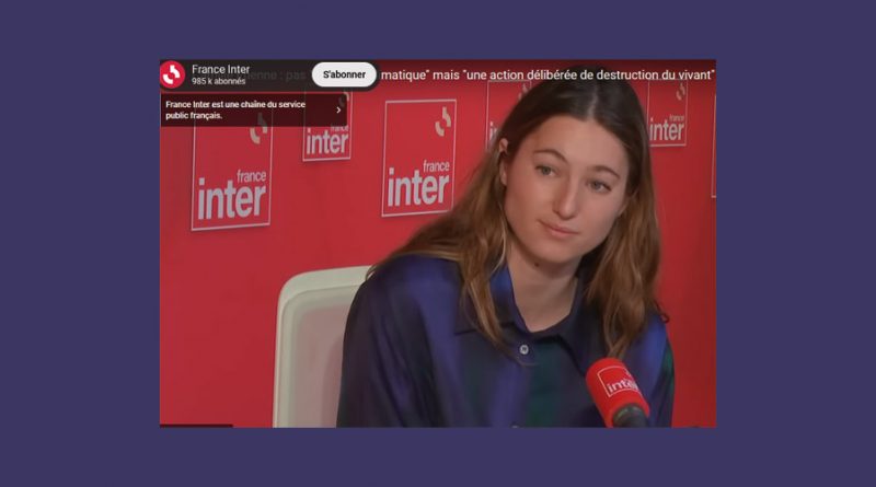 Camille Étienne au micro de France Inter
